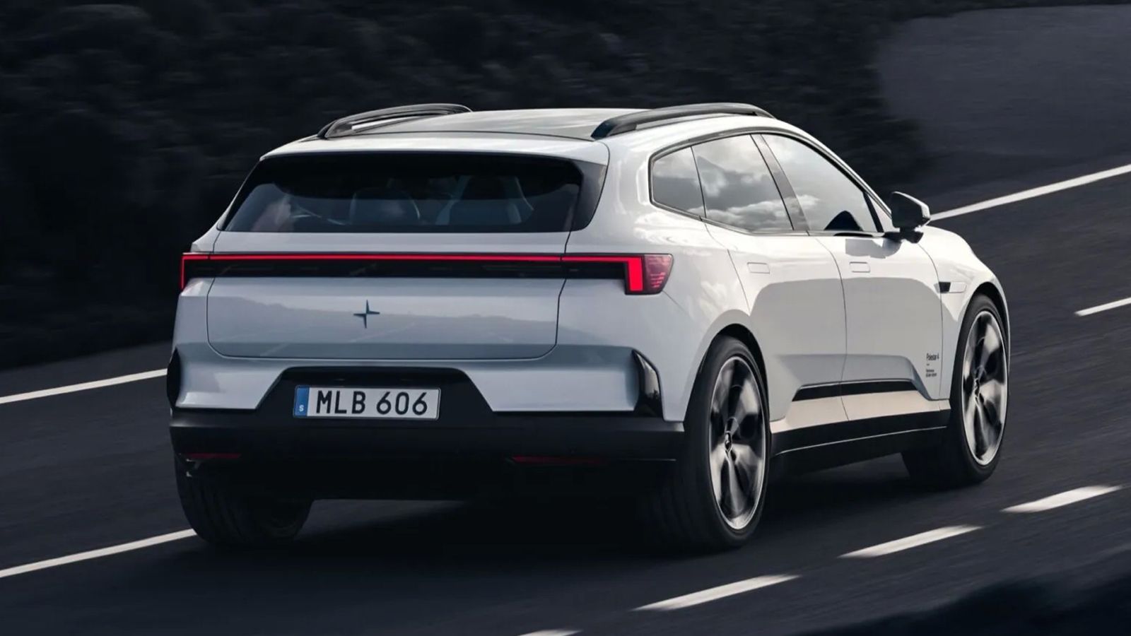 H Polestar προσφέρει στο 4 SUV και το πακέτο Performance, απευθυνόμενο στους λάτρεις τις πιο δυναμικής οδήγησης. 
